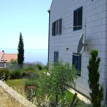 With Great Sea Views And Pool *