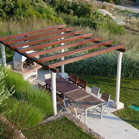 With Great Sea Views And Pool *