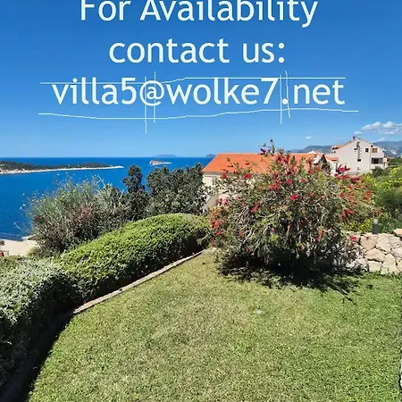 With Great Sea Views And Pool 公寓 *